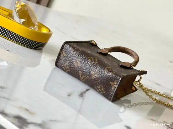 First bag ru LOUIS VUITTON MICRO-8.5*3.5*10.5CM ONTHEGO 0627